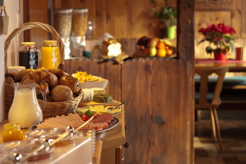 brasserie-MANDELIEU LA NAPOULE-min_breakfast_buffet_food_restaurant_meal_hotel_plate_fresh-718745